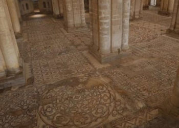 Filistinliler Batı Şeria'daki sarayda bulunan dev yer mozaiklerini sergiliyor