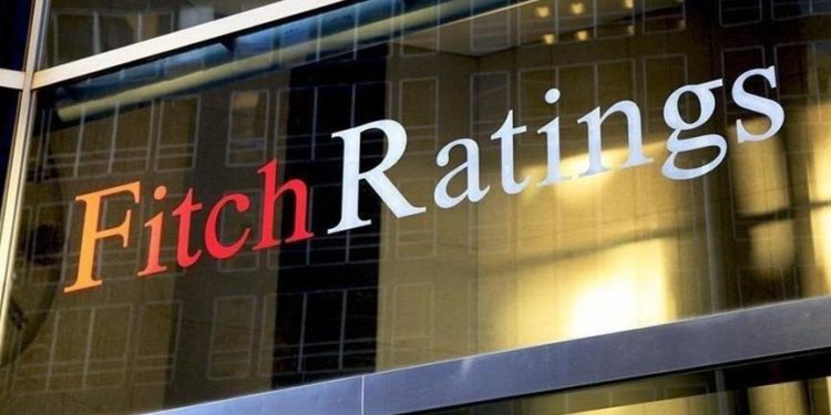 Fitch: Faiz indirimi belirsizliği artırdı
