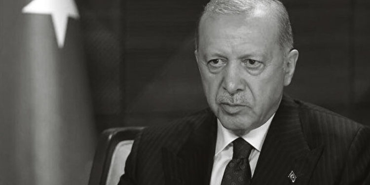 Foreign Policy'den iddia: Erdoğan, Türkiye'ye liderlik etmeye devam edemeyecek kadar hasta olabilir