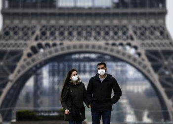 Fransa'da aşı yaptırmayanlara PCR testi ücretli olacak