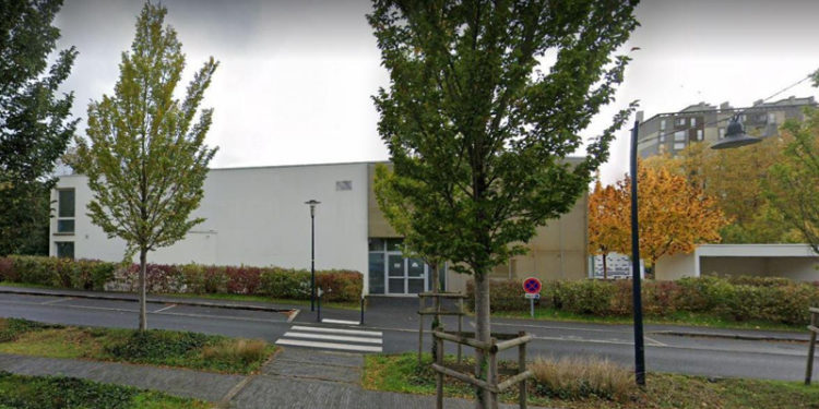 Fransa'da bir cami "radikal İslam'ı savunduğu" gerekçesiyle 6 aylığına kapatıldı