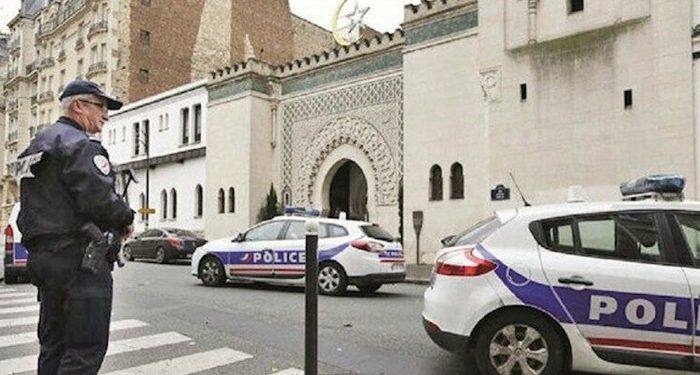 Fransa’da ‘radikalleştikleri’ gerekçesiyle 6 camiye kapatma kararı