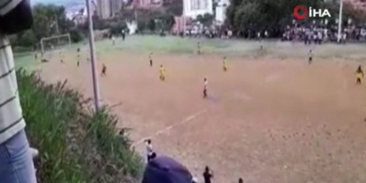 Futbol maçının ortasında kartel çatışması: 2 ölü, 2 yaralı
