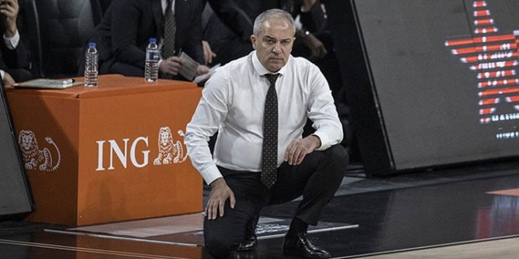 Galatasaray Nef Başantrenörü Ekrem Memnun'dan büyük fedakarlık