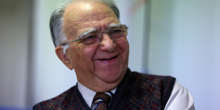 Gazeteci Sami Kohen hayatını kaybetti