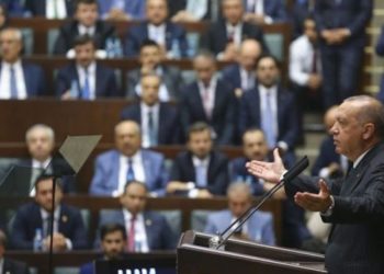 Gazeteci Uğuroğlu: Onlarca AKP milletvekili gidecekleri partilerle görüşüyor