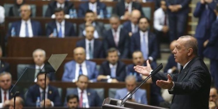 Gazeteci Uğuroğlu: Onlarca AKP milletvekili gidecekleri partilerle görüşüyor