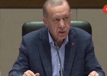 Gazeteciler soruların sırasını karıştırınca Erdoğan hazırlıksız yakalandı!