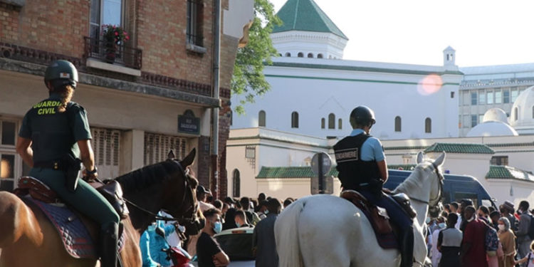 Gerekçe radikal İslamcılık: Fransa’da yedi cami ve dernek daha kapatılıyor