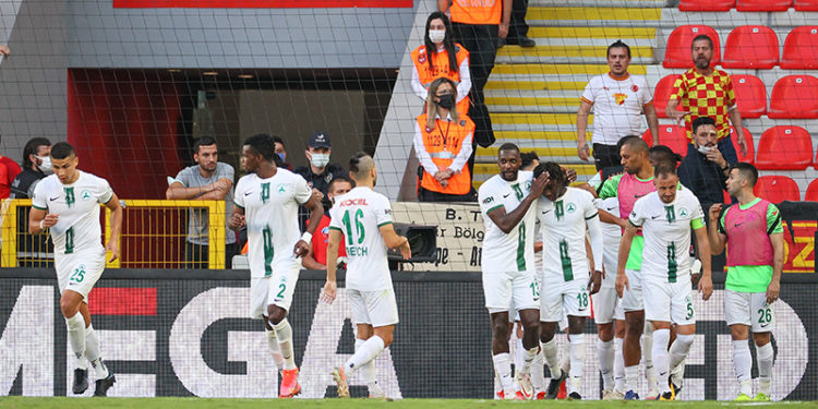 Giresunspor İzmir'de siftah yaptı; Süper Lig'deki ilk galibiyetini aldı