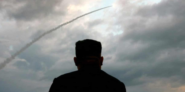 Güney Kore: Kuzey, denize füze fırlattı