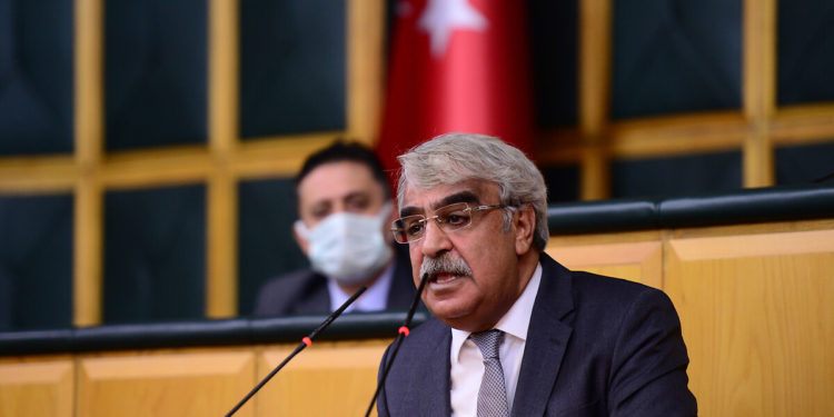 HDP Eş Başkanı Sancar: TÜGVA kamuyu kendi arka bahçesine çevirmiş