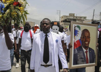 Haiti'de silahlı çeteciler, resmi törene giden Başbakan'ı geri gönderdi