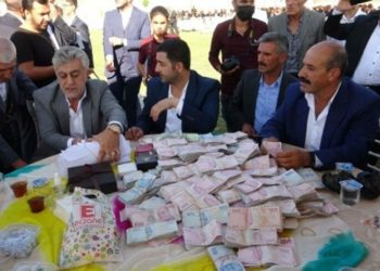 Hakkari'de aşiret temsilcileri, düğünde 50 bin TL üzerinde takı takmayı yasakladı