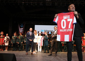 Haluk Levent, Antalyaspor için sahneye çıkacak