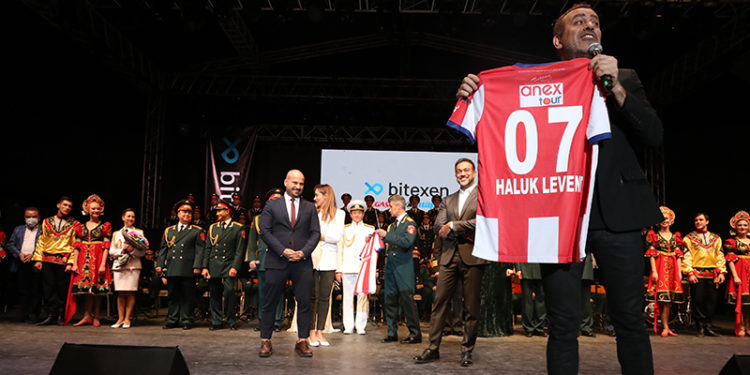 Haluk Levent, Antalyaspor için sahneye çıkacak