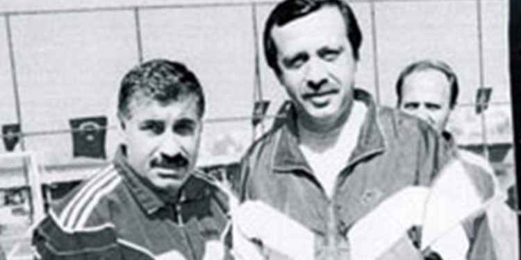 Hayri Ülgen, Erdoğan’ın çenesini nasıl kırdığını anlattı: Sinirlendim, geçirdim dirseğimi suratına