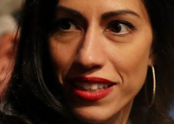 Hillary Clinton'ın eski danışmanı Huma Abedin: ABD'li bir senatör bana cinsel saldırıda bulundu