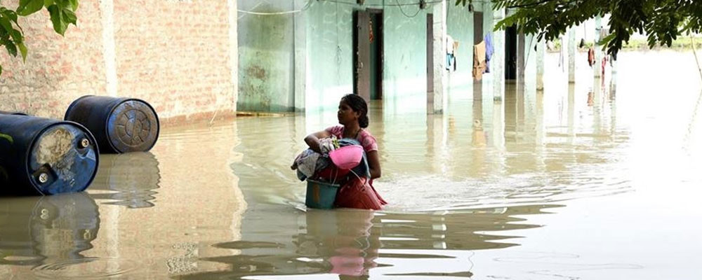 Hindistan'ın güneyi ve kuzeyindeki sel felaketinde 85 kişi öldü