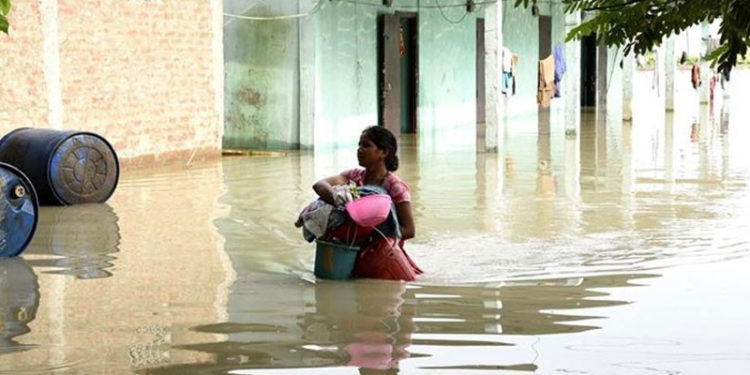 Hindistan'ın güneyi ve kuzeyindeki sel felaketinde 85 kişi öldü