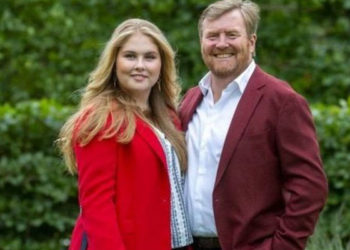 Hollanda'da Prenses Amalia bir kadınla evlenirse tahttan feragat etmeyecek