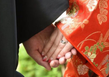 Japonya'da kadınlar soyadı kanunu reformu istiyor