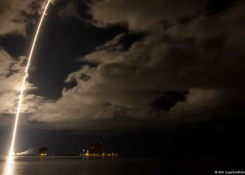 Jüpiter'e yolculuk: NASA Lucy misyonunu başlattı