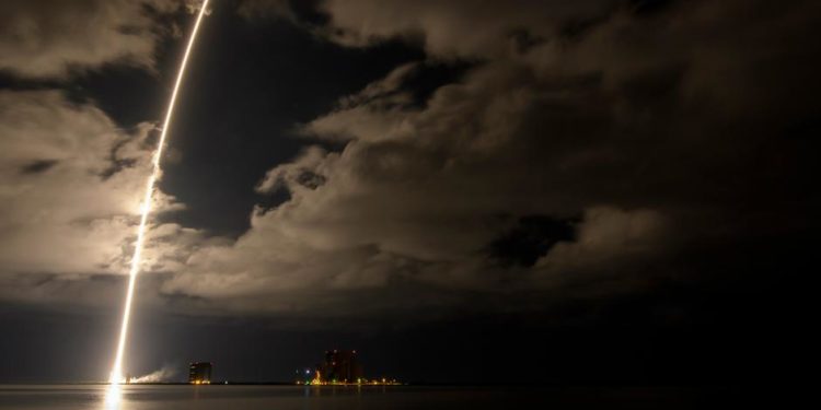 Jüpiter'e yolculuk: NASA Lucy misyonunu başlattı