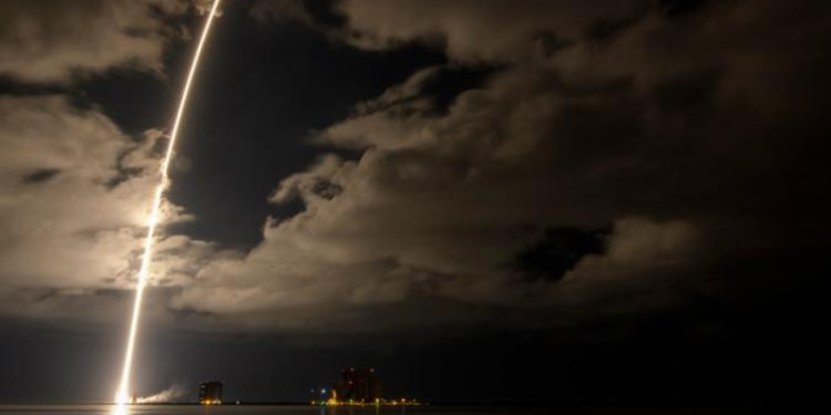 Jüpiter'e yolculuk: NASA Lucy misyonunu başlattı