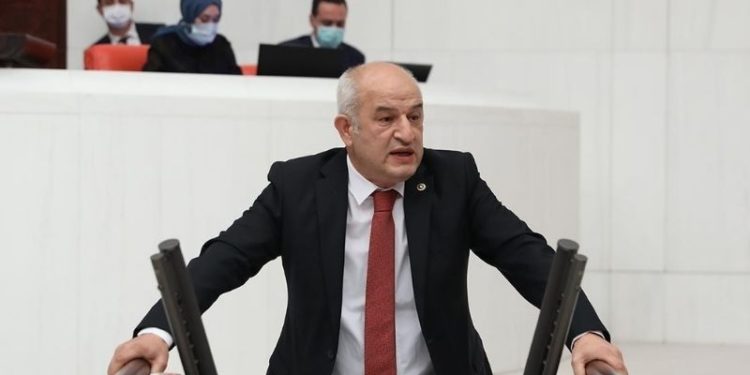 Kamuda çift maaşa karşı kanun teklifi, AKP ve MHP oylarıyla reddedildi