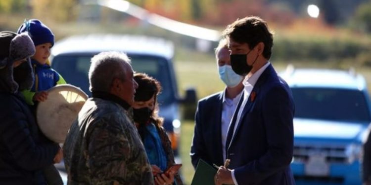 Kanada Başbakanı First Nation topluluğundan özür diledi