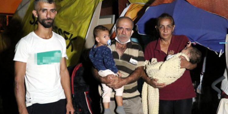 Kirasını ödeyemeyen 7 kişilik aile, 2,5 aydır boş araziye kurdukları çadırda yaşıyor