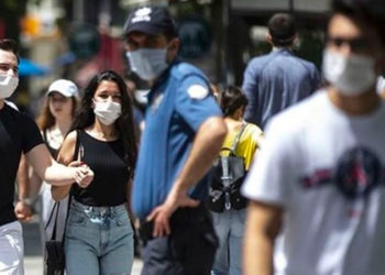 Koronavirüs Bilim Kurulu üyesi Akın: Hastalık genç yaş grubuna doğru kaymış durumda