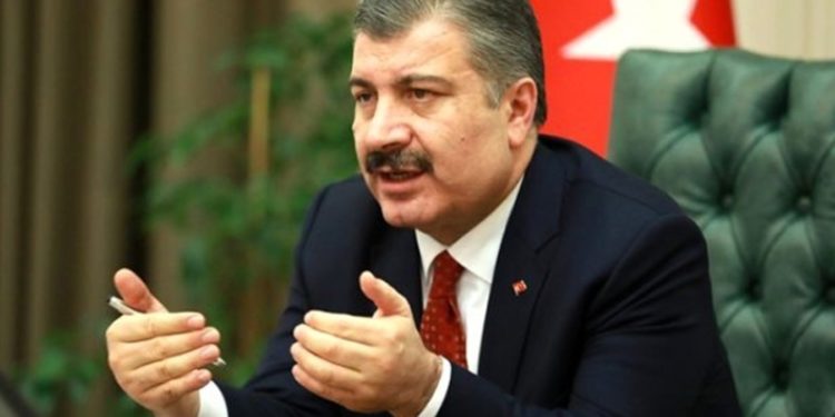 Koronavirüs nedeniyle 214 kişi daha hayatını kaybetti