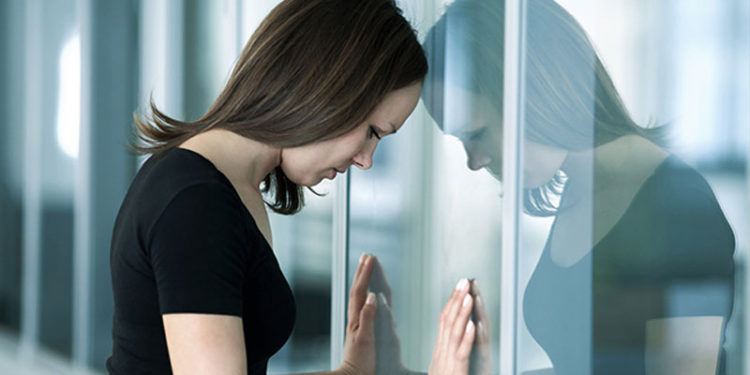 Kronik depresyona karşı yapılan deneysel beyin implantı tedavisi başarılı oldu