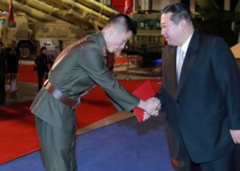 Kuzey Kore lideri Kim Jong-un 'yenilmez bir askeri güç' kuracağını söyledi