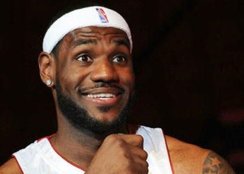 LeBron James şov yaptı