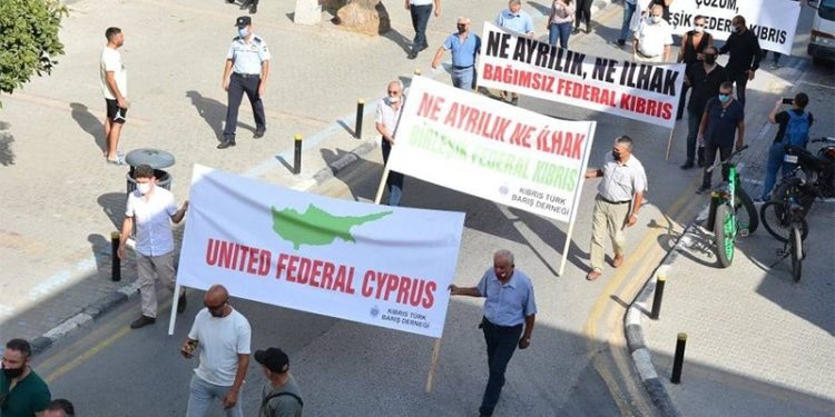 Lefkoşa’da yaşanan son siyasi ve ekonomik gelişmeleri protesto edildi