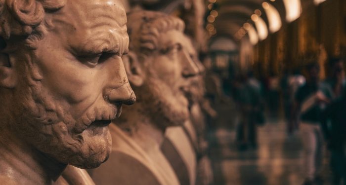 Liderlerin tarihi kişilikleri yüceltmelerinin sebebi