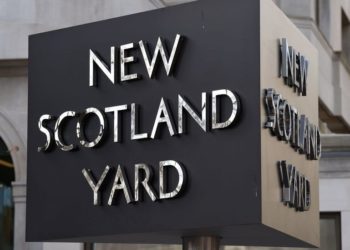 Londra'da milletvekillerini ve diplomatları koruyan polise tecavüz suçlaması