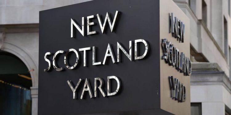 Londra'da milletvekillerini ve diplomatları koruyan polise tecavüz suçlaması