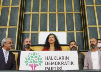 MKM’liler şarkılarını HDP grubunda seslendirdi