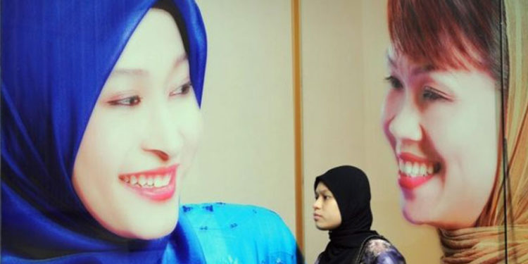 Malezya şirketlere yönetim kurullarında kadın yönetici bulundurma zorunluluğu getirdi