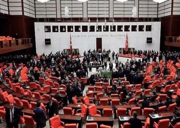 Meclis'te kamuda kadrolaşmaya tepki: Elinizden gelse ilkokul sınıf başkanlığında bile torpil yapacaksınız