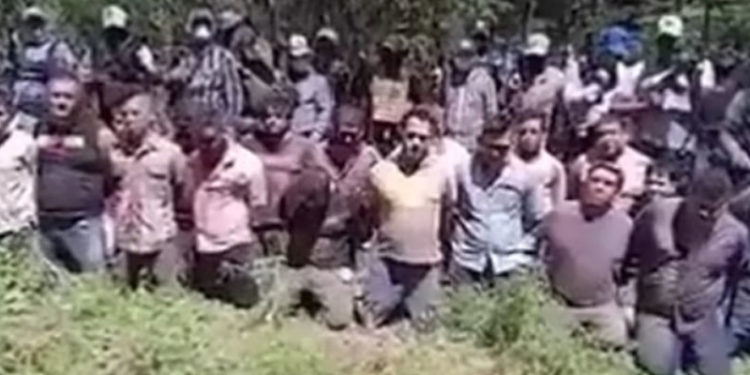 Meksika'da kartel, 20 çeteciyi infaz etti; 4'ünün cesedini belediye başkanının ofisinin önüne bıraktı