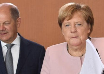 Merkel, Erdoğan'la Roma'da yapacağı görüşmeye müstakbel halefi Scholz'u da davet etti