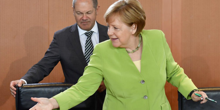 Merkel’in G20 zirvesine davet ettiği Scholz şimdiden Şansölye gibi