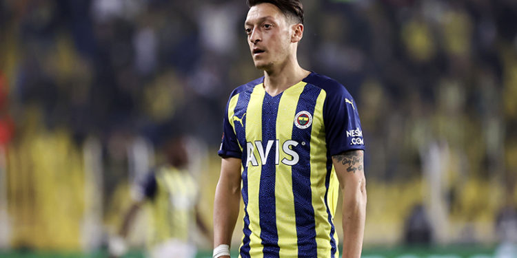 Mesut Özil, Premier Lig'e mi dönüyor?