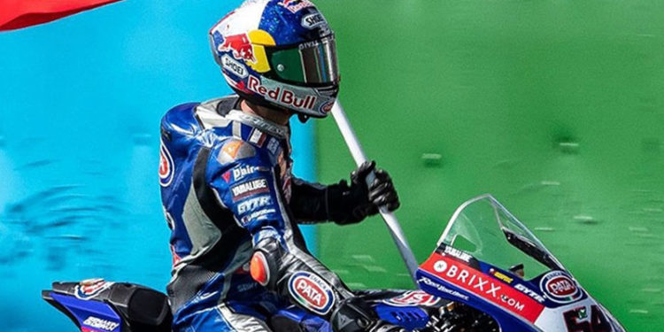 Milli motosikletçi Toprak Razgatlıoğlu, Portekiz'de birinci oldu