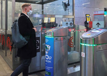 Moskova'da insanlar artık metro için ödemeyi 'yüzüyle' yapacak